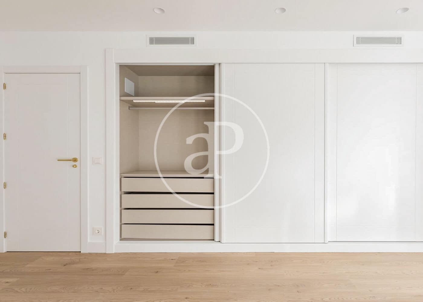 4 bedroom Apartment for sale in Madrid city with garage - € 1,695,000 (Ref: 10119954)