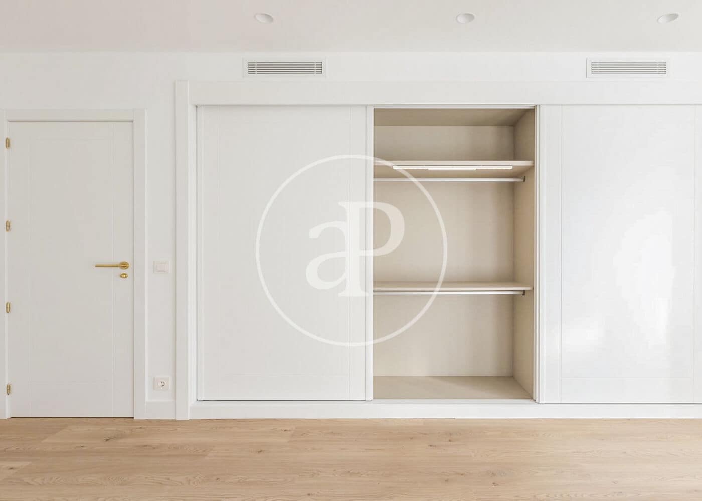 4 bedroom Apartment for sale in Madrid city with garage - € 1,695,000 (Ref: 10119954)
