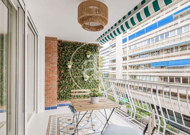 4 bedroom Apartment for sale in Vallehermoso, Madrid city with garage - € 1,695,000 (Ref: 10119954)