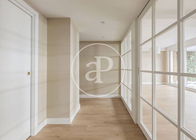 4 bedroom Apartment for sale in Vallehermoso, Madrid city with garage - € 1,695,000 (Ref: 10119954)