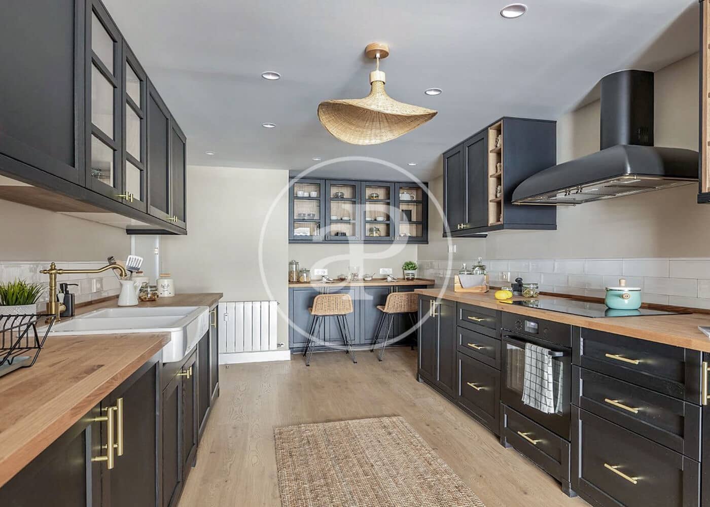 4 bedroom Apartment for sale in Madrid city with garage - € 1,695,000 (Ref: 10119954)