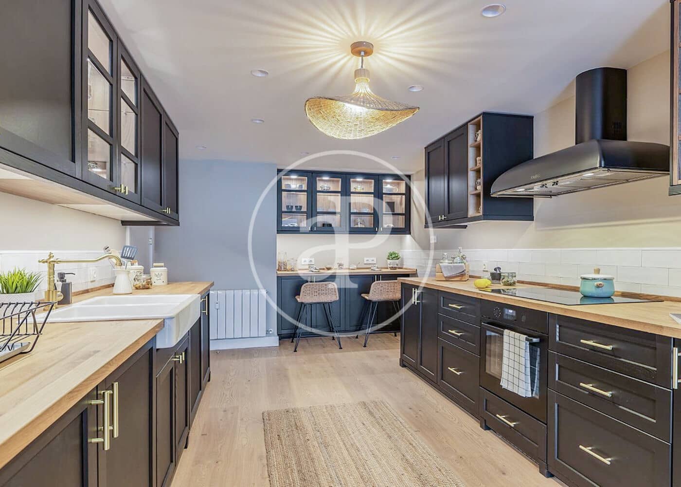 4 bedroom Apartment for sale in Madrid city with garage - € 1,695,000 (Ref: 10119954)