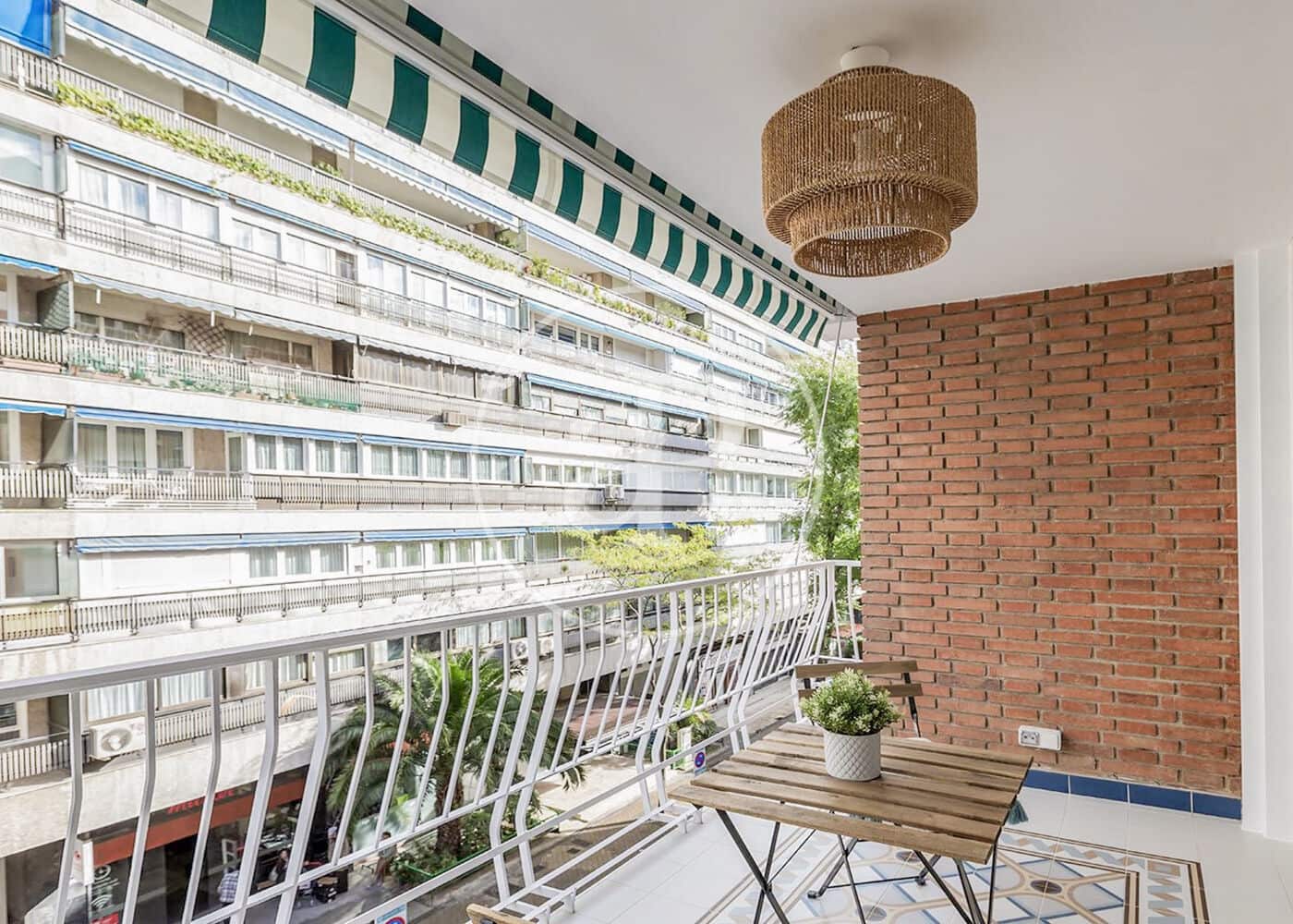 4 bedroom Apartment for sale in Madrid city with garage - € 1,695,000 (Ref: 10119954)