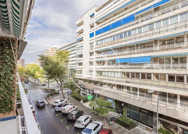 4 bedroom Apartment for sale in Vallehermoso, Madrid city with garage - € 1,695,000 (Ref: 10119954)