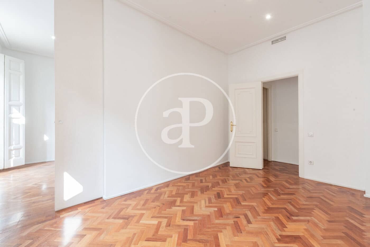 2 sovrum Lägenhet att hyra i Madrid stad - 3 500 € (Ref: 10124449)