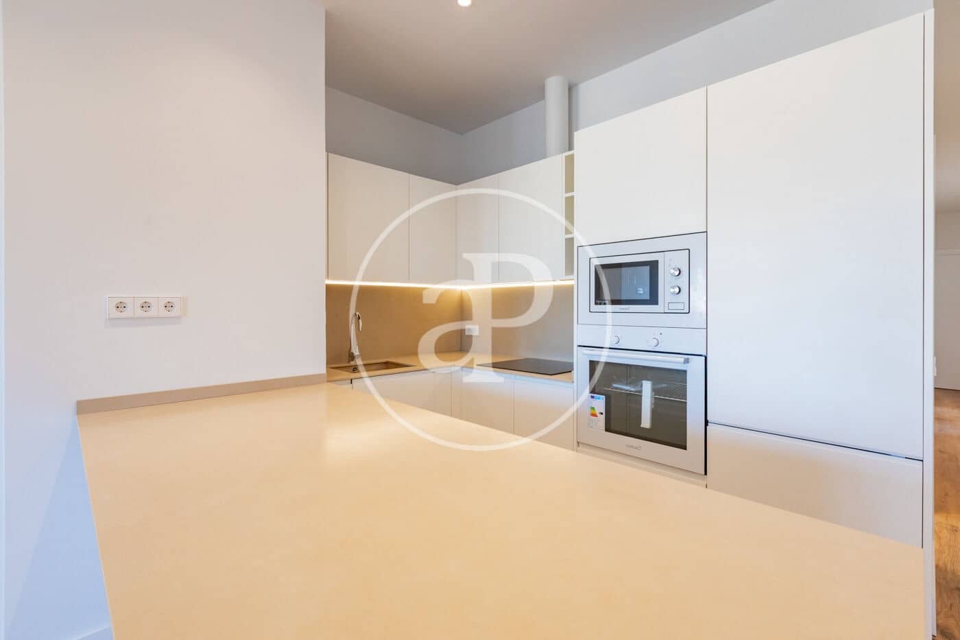 3 slaapkamer Appartement te huur in Madrid stad - € 3.500 (Ref: 10124451)