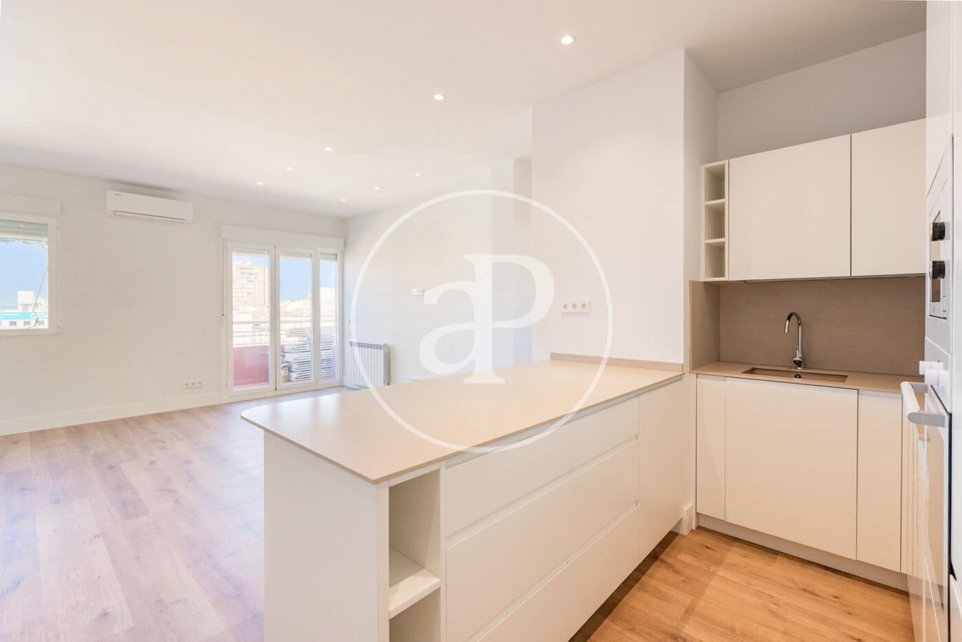 3 slaapkamer Appartement te huur in Madrid stad - € 3.500 (Ref: 10124451)
