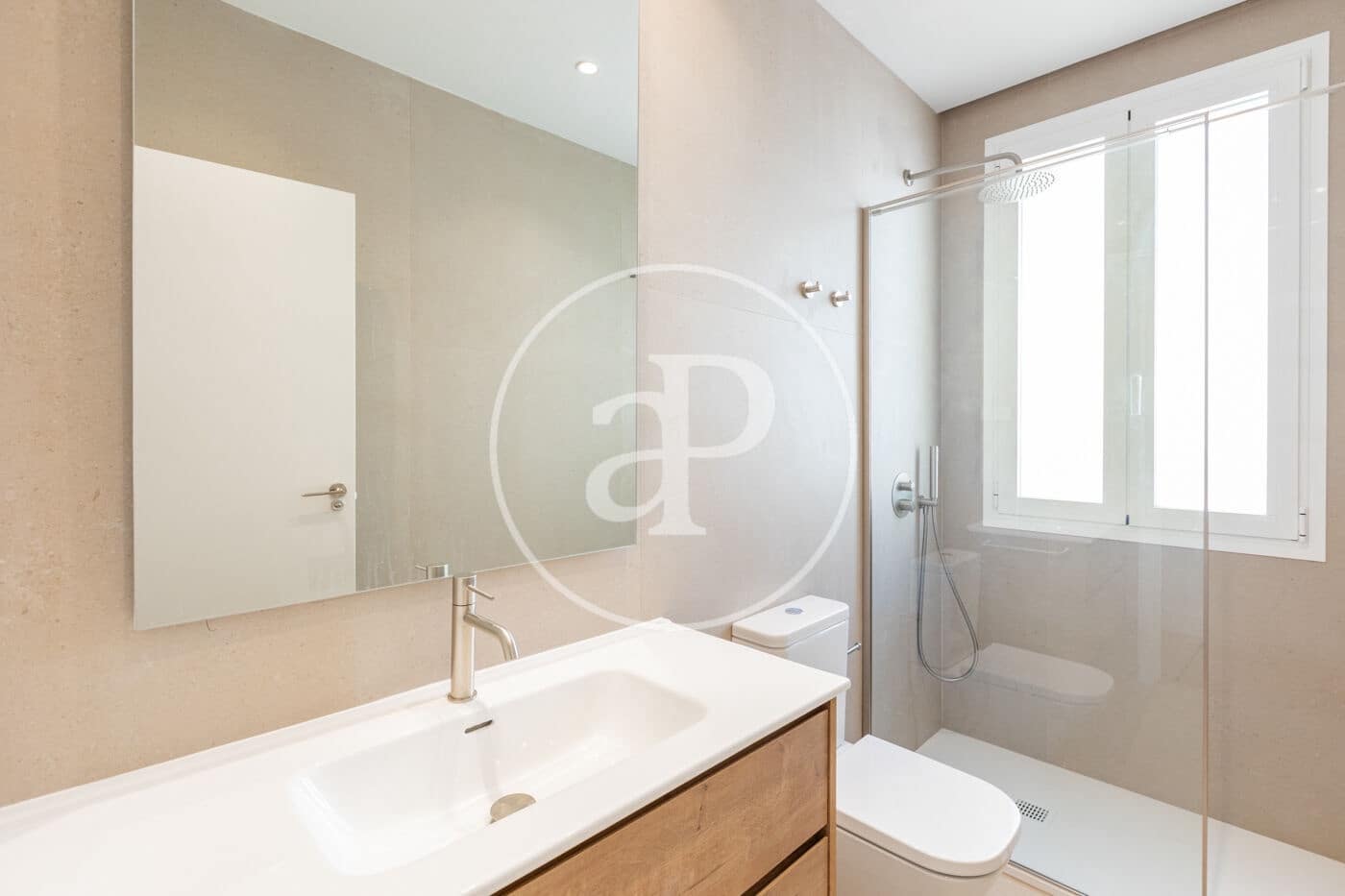 3 slaapkamer Appartement te huur in Madrid stad - € 3.500 (Ref: 10124451)