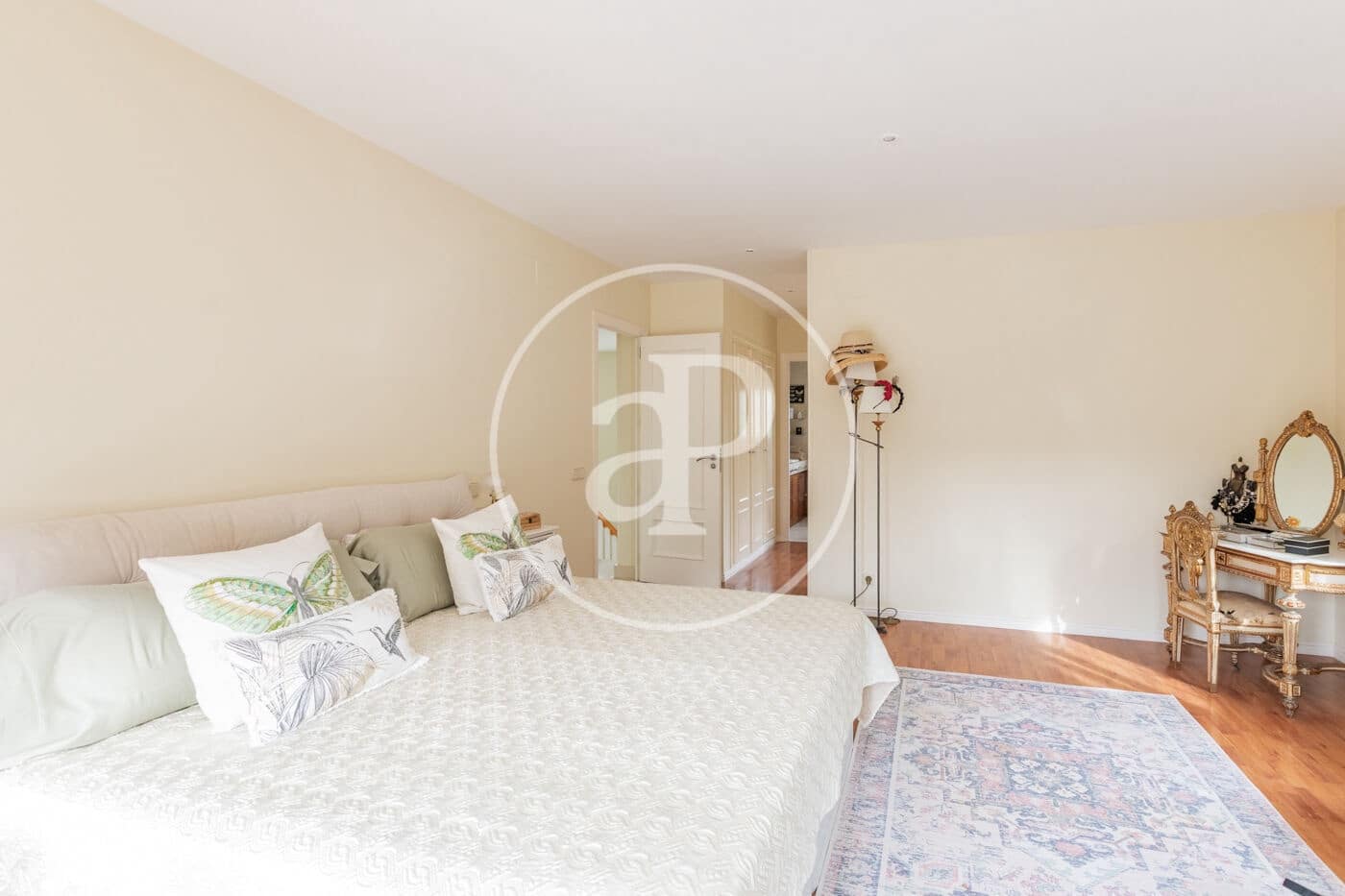 6 bedroom Villa for sale in San Sebastian de los Reyes with pool garage - € 2,200,000 (Ref: 10124453)