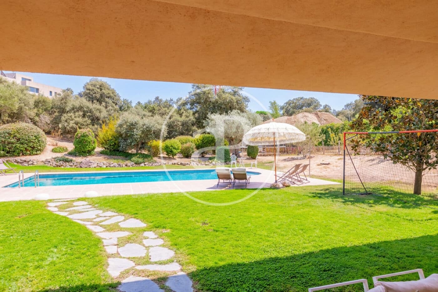 6 bedroom Villa for sale in San Sebastian de los Reyes with pool garage - € 2,200,000 (Ref: 10124453)