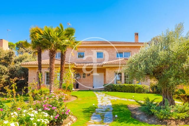 6 bedroom Villa for sale in San Sebastián de los Reyes with pool garage - € 2,200,000 (Ref: 10124453)