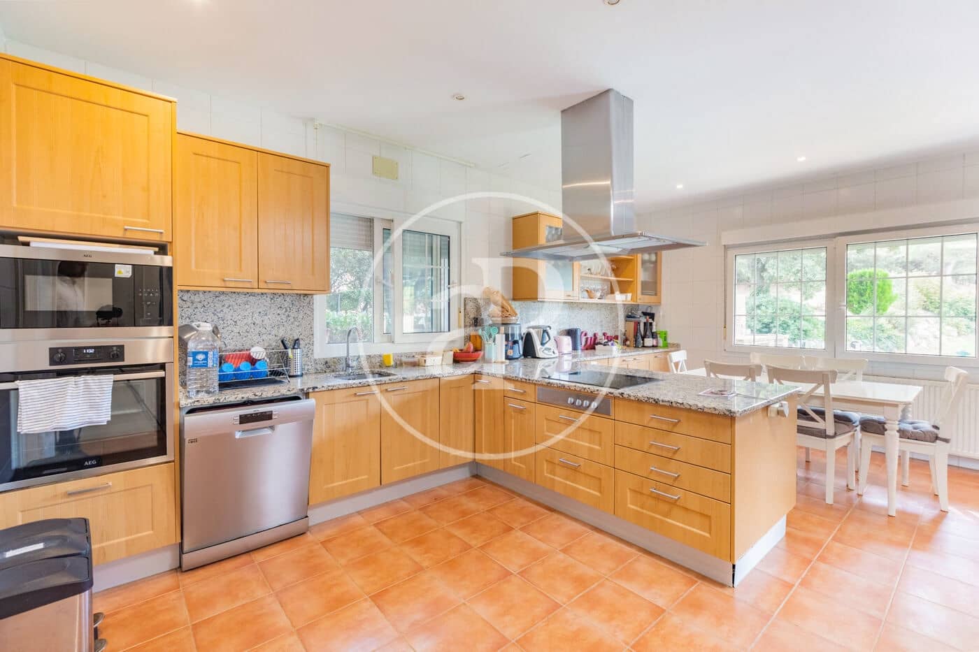 6 bedroom Villa for sale in San Sebastian de los Reyes with pool garage - € 2,200,000 (Ref: 10124453)