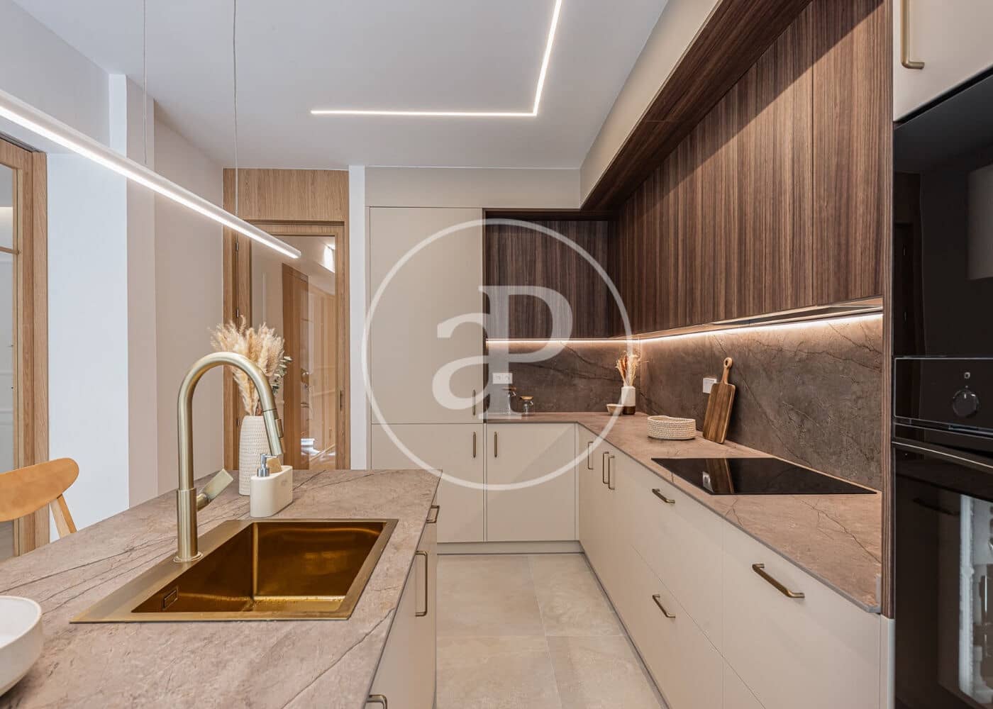 4 bedroom Apartment for sale in Madrid city with garage - € 1,550,000 (Ref: 10129336)