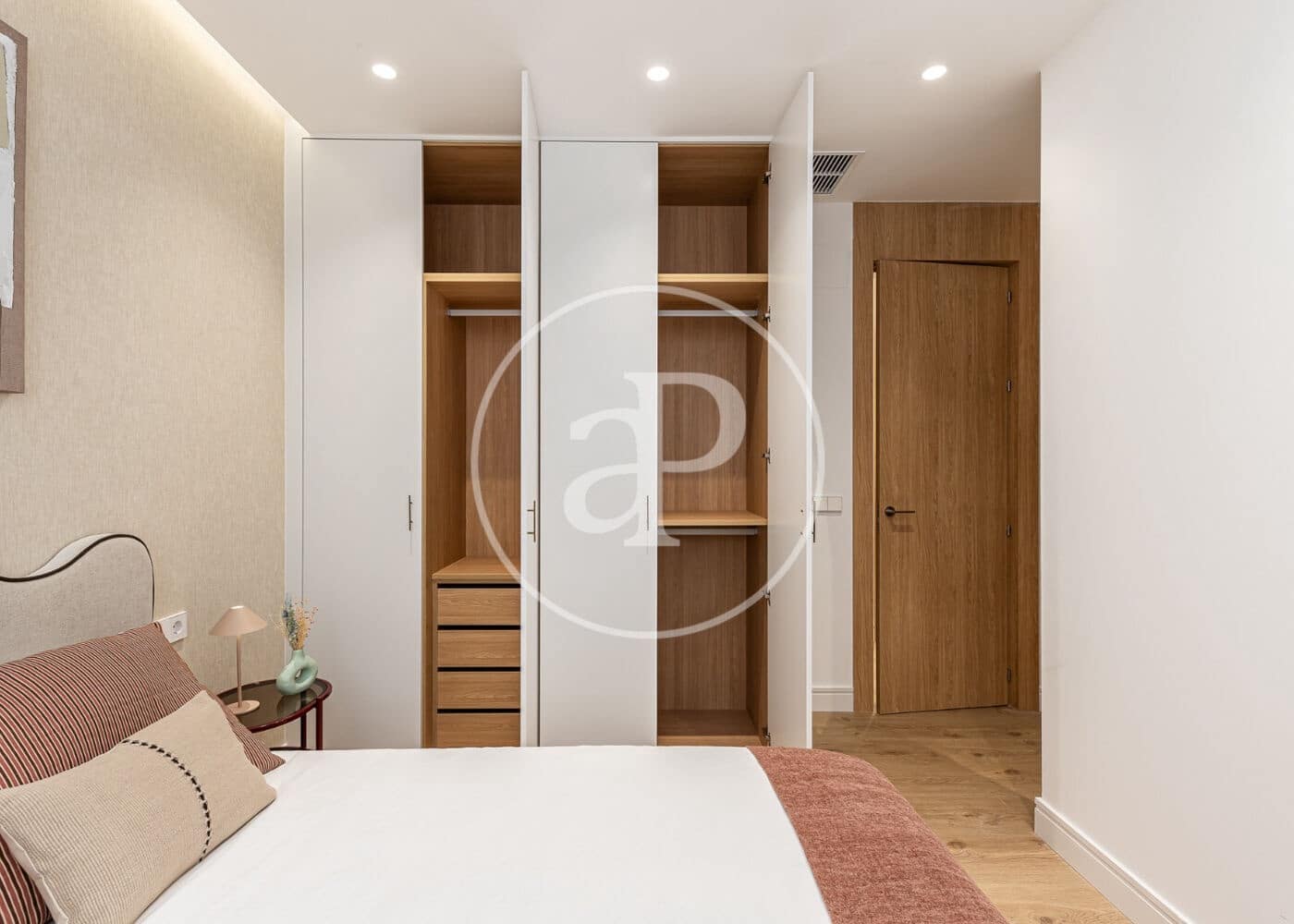 4 bedroom Apartment for sale in Madrid city with garage - € 1,550,000 (Ref: 10129336)