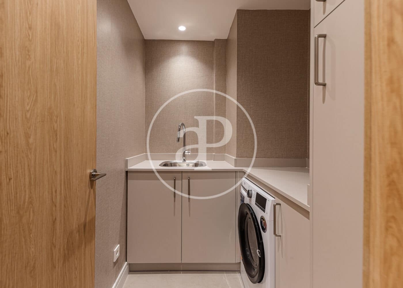 4 bedroom Apartment for sale in Madrid city with garage - € 1,550,000 (Ref: 10129336)