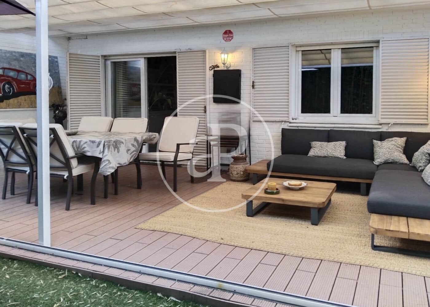5 bedroom Villa for sale in La Moraleja with pool garage - € 1,390,000 (Ref: 10131732)