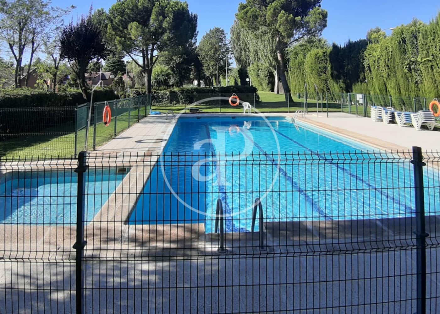 5 bedroom Villa for sale in La Moraleja with pool garage - € 1,390,000 (Ref: 10131732)