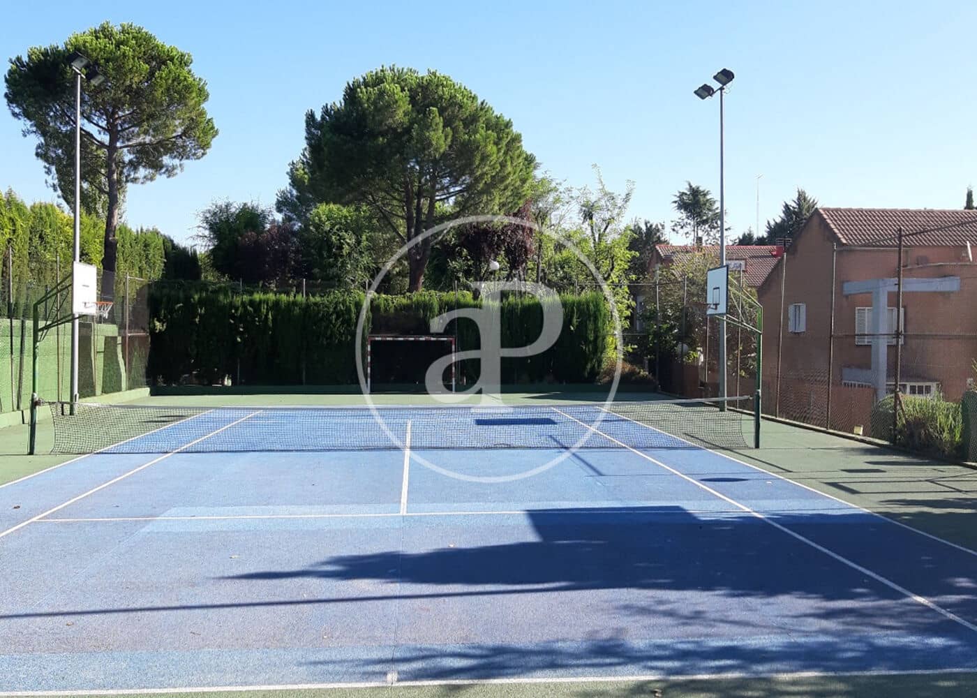 5 bedroom Villa for sale in La Moraleja with pool garage - € 1,390,000 (Ref: 10131732)