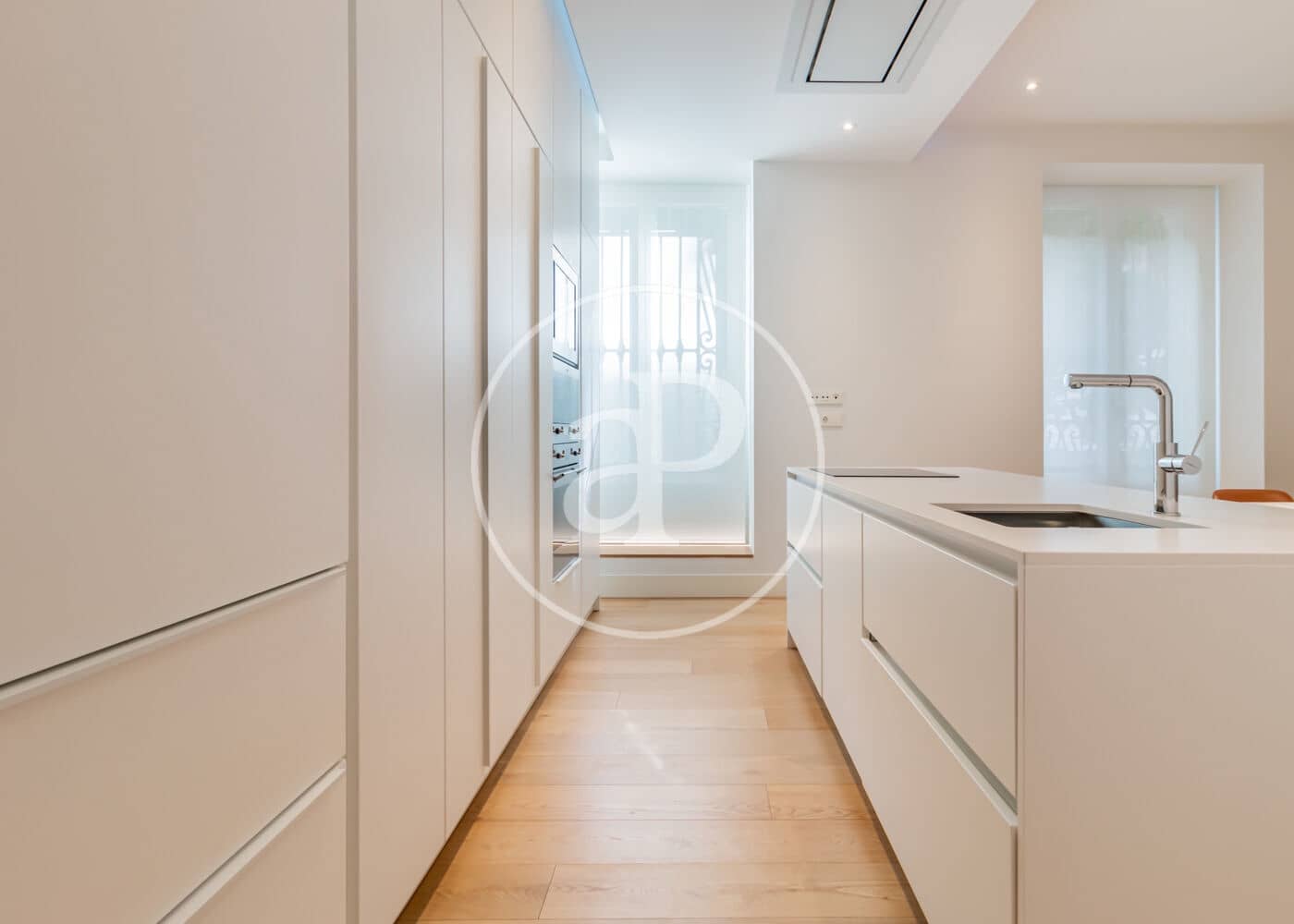 3 slaapkamer Appartement te huur in Madrid stad met garage - € 10.650 (Ref: 10131739)