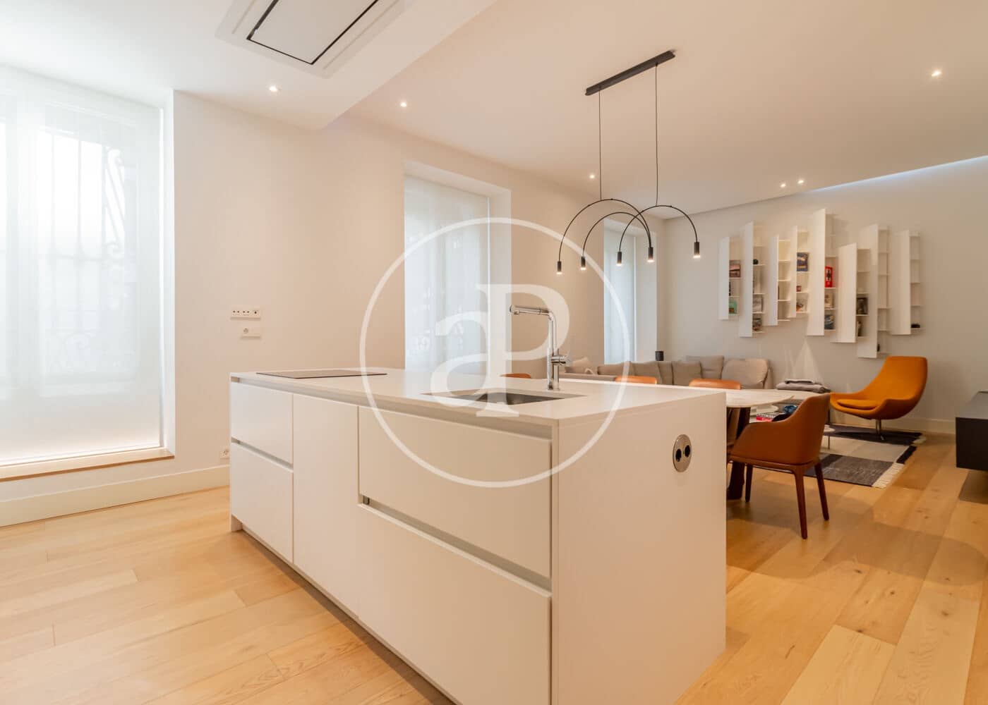 3 slaapkamer Appartement te huur in Madrid stad met garage - € 10.650 (Ref: 10131739)