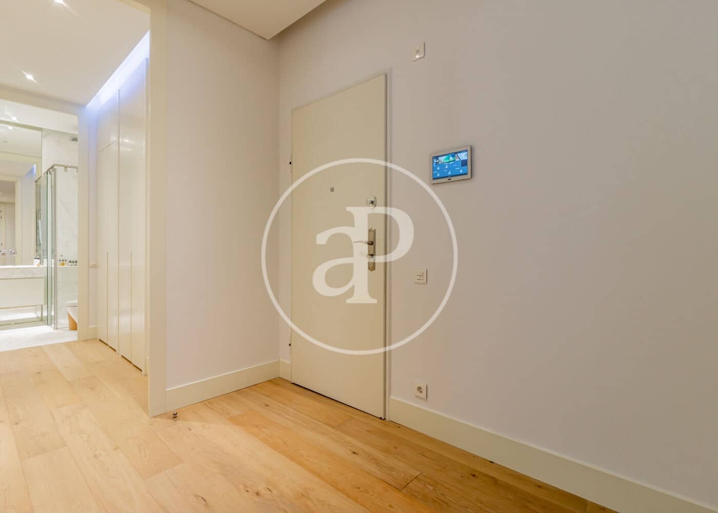 3 slaapkamer Appartement te huur in Madrid stad met garage - € 10.650 (Ref: 10131739)