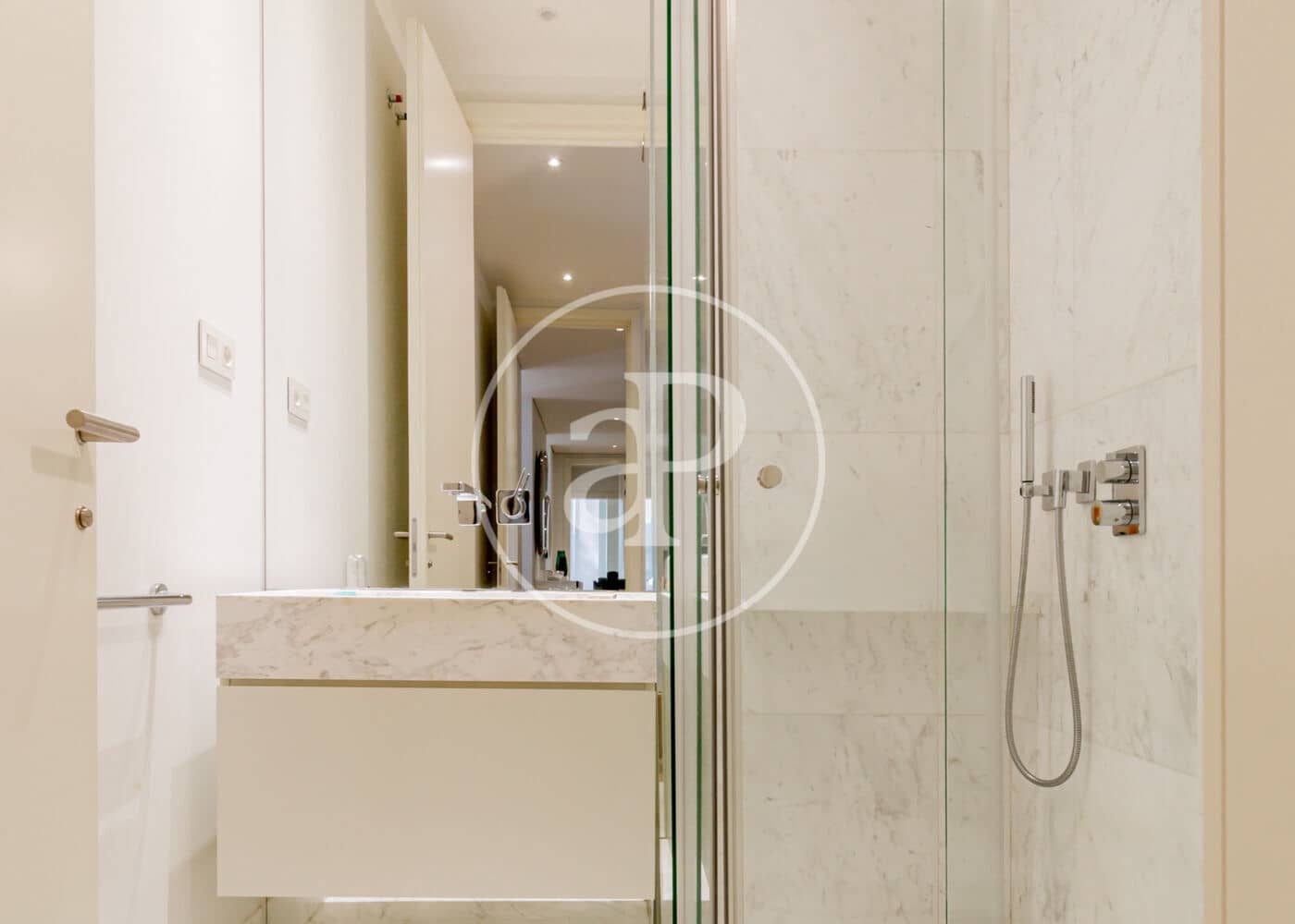 3 slaapkamer Appartement te huur in Madrid stad met garage - € 10.650 (Ref: 10131739)