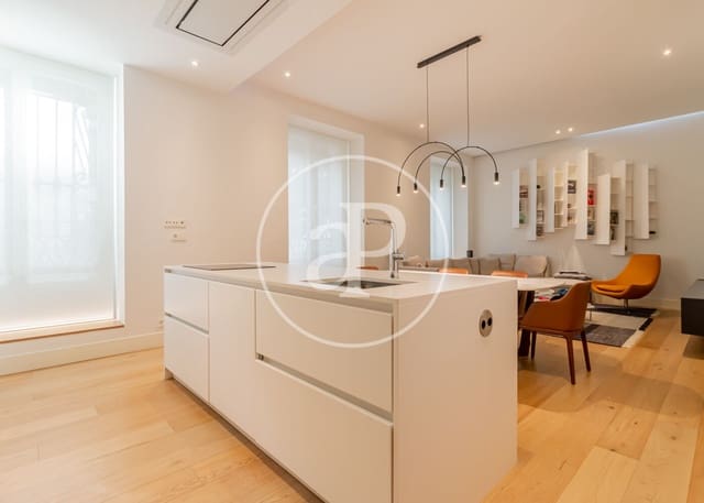 3 slaapkamer Appartement te huur in Justicia, Madrid stad met garage - € 10.650 (Ref: 10131739)