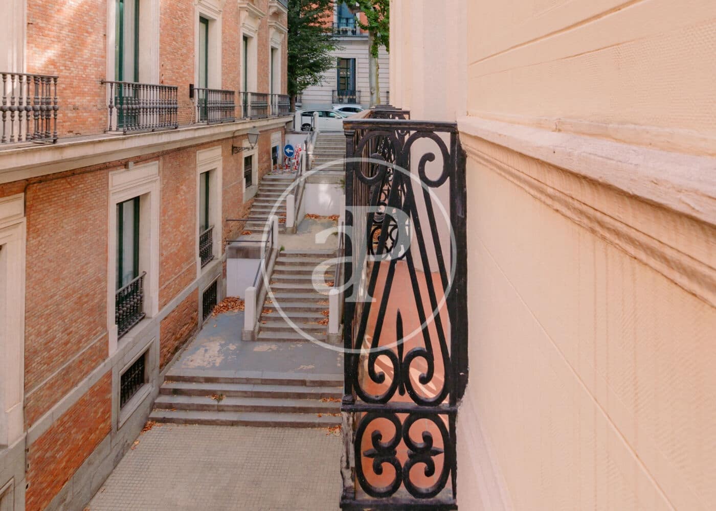 3 slaapkamer Appartement te huur in Madrid stad met garage - € 10.650 (Ref: 10131739)