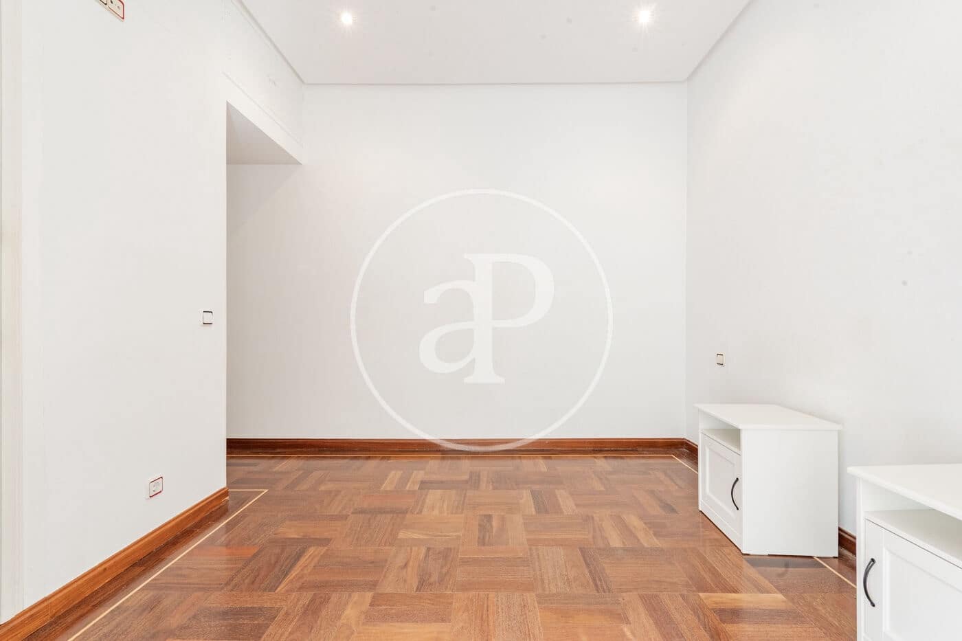 2 bedroom Apartment for sale in Madrid city - € 599,000 (Ref: 10135978)