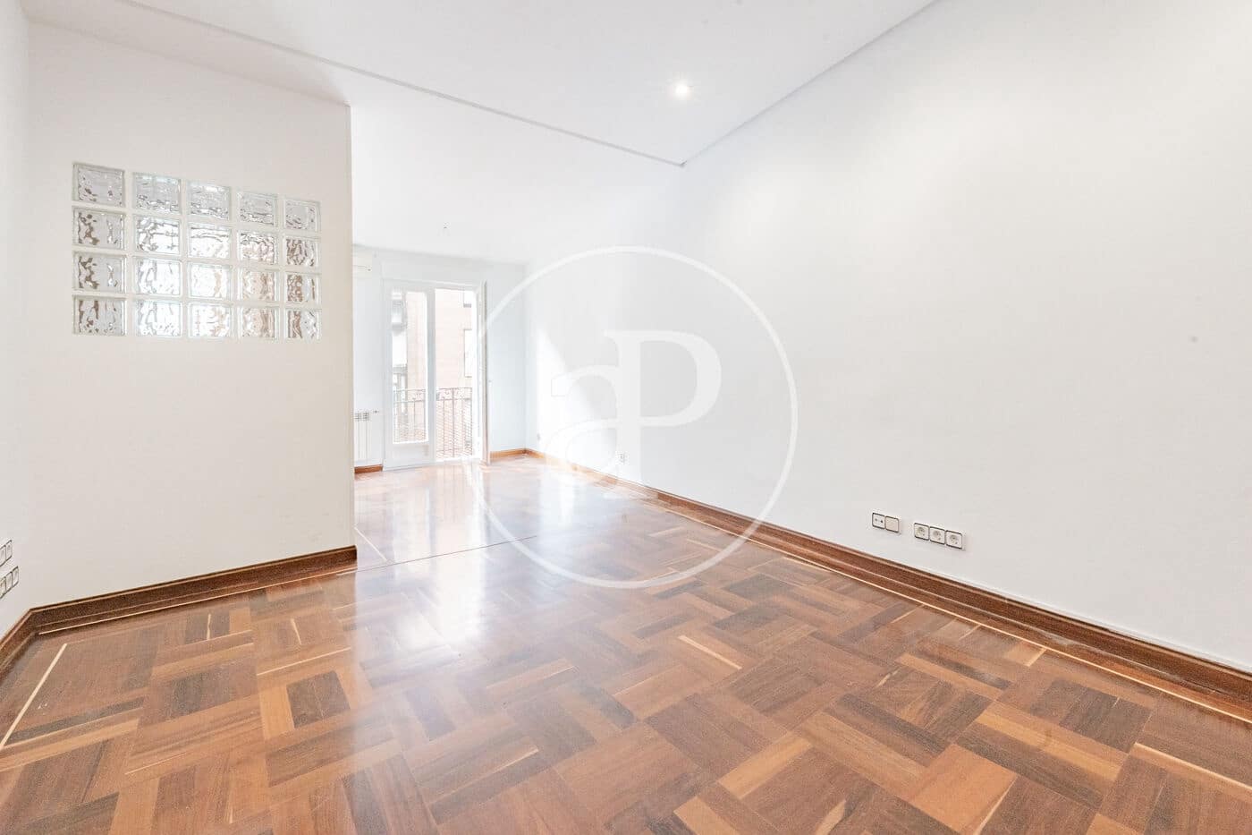 2 bedroom Apartment for sale in Madrid city - € 599,000 (Ref: 10135978)