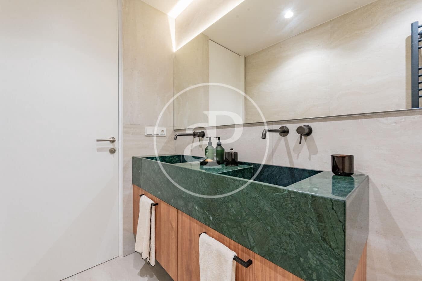 2 bedroom Apartment for sale in Madrid city - € 1,940,000 (Ref: 10135979)