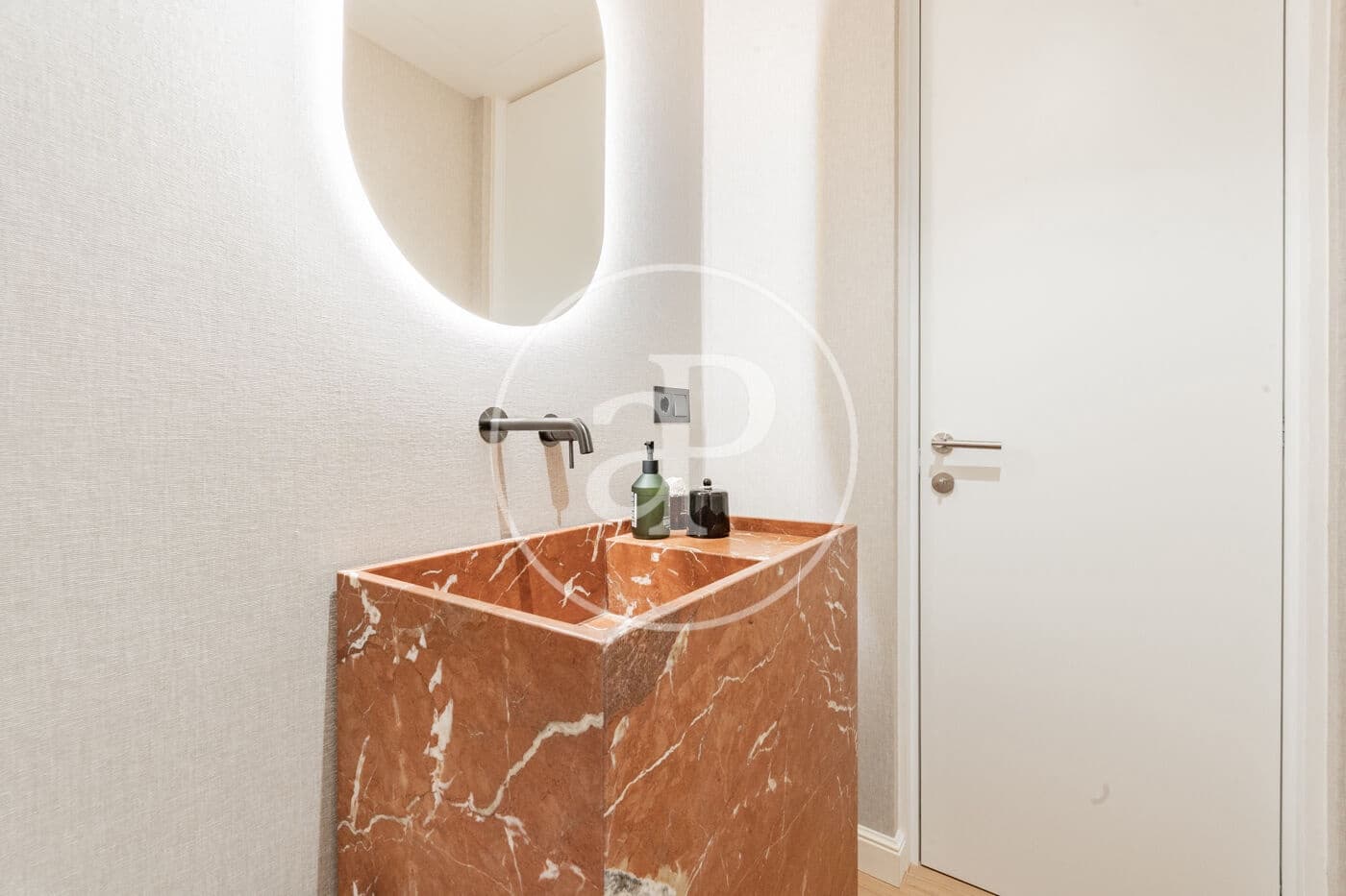2 bedroom Apartment for sale in Madrid city - € 1,940,000 (Ref: 10135979)