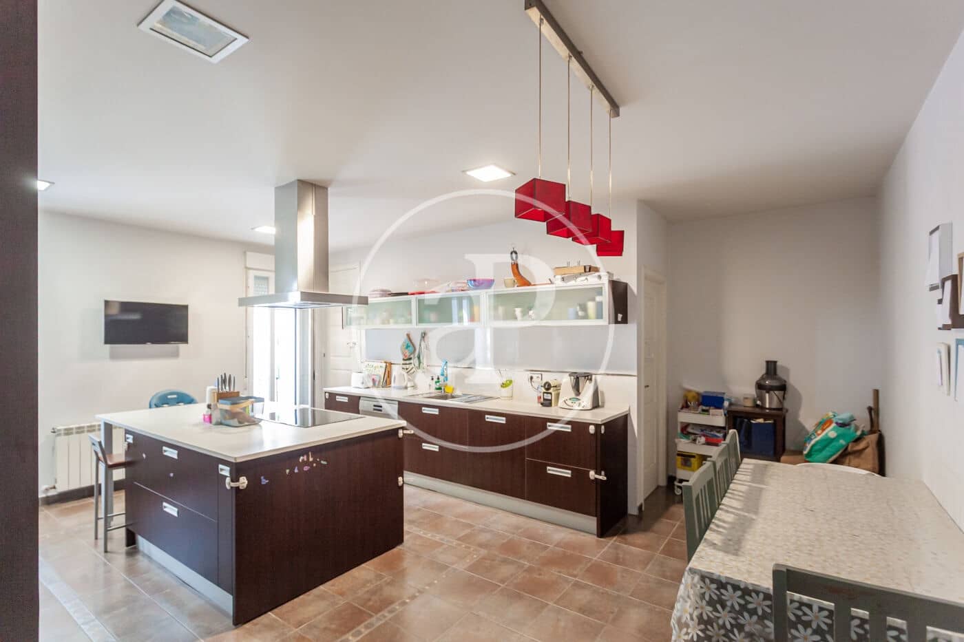 5 bedroom Villa for sale in Pozuelo de Alarcon with pool garage - € 1,860,000 (Ref: 10135982)