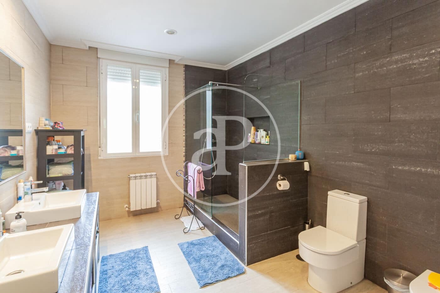 5 bedroom Villa for sale in Pozuelo de Alarcon with pool garage - € 1,860,000 (Ref: 10135982)