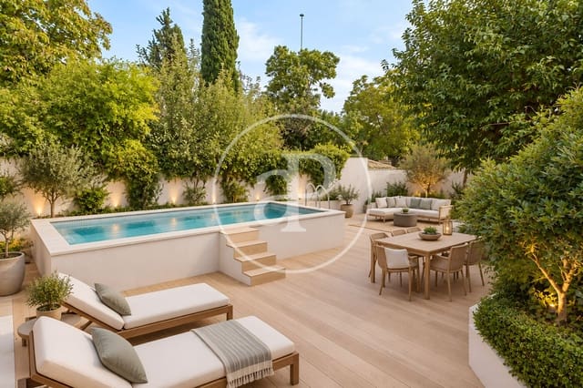 5 bedroom Villa for sale in Pozuelo de Alarcón with pool garage - € 1,860,000 (Ref: 10135982)
