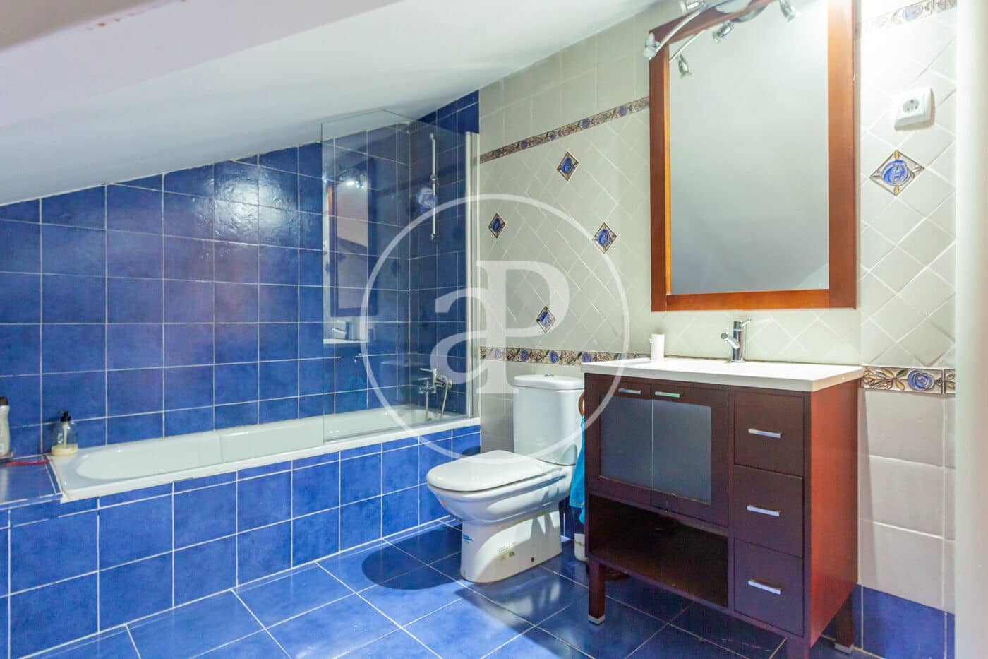5 bedroom Villa for sale in Pozuelo de Alarcon with pool garage - € 1,860,000 (Ref: 10135982)