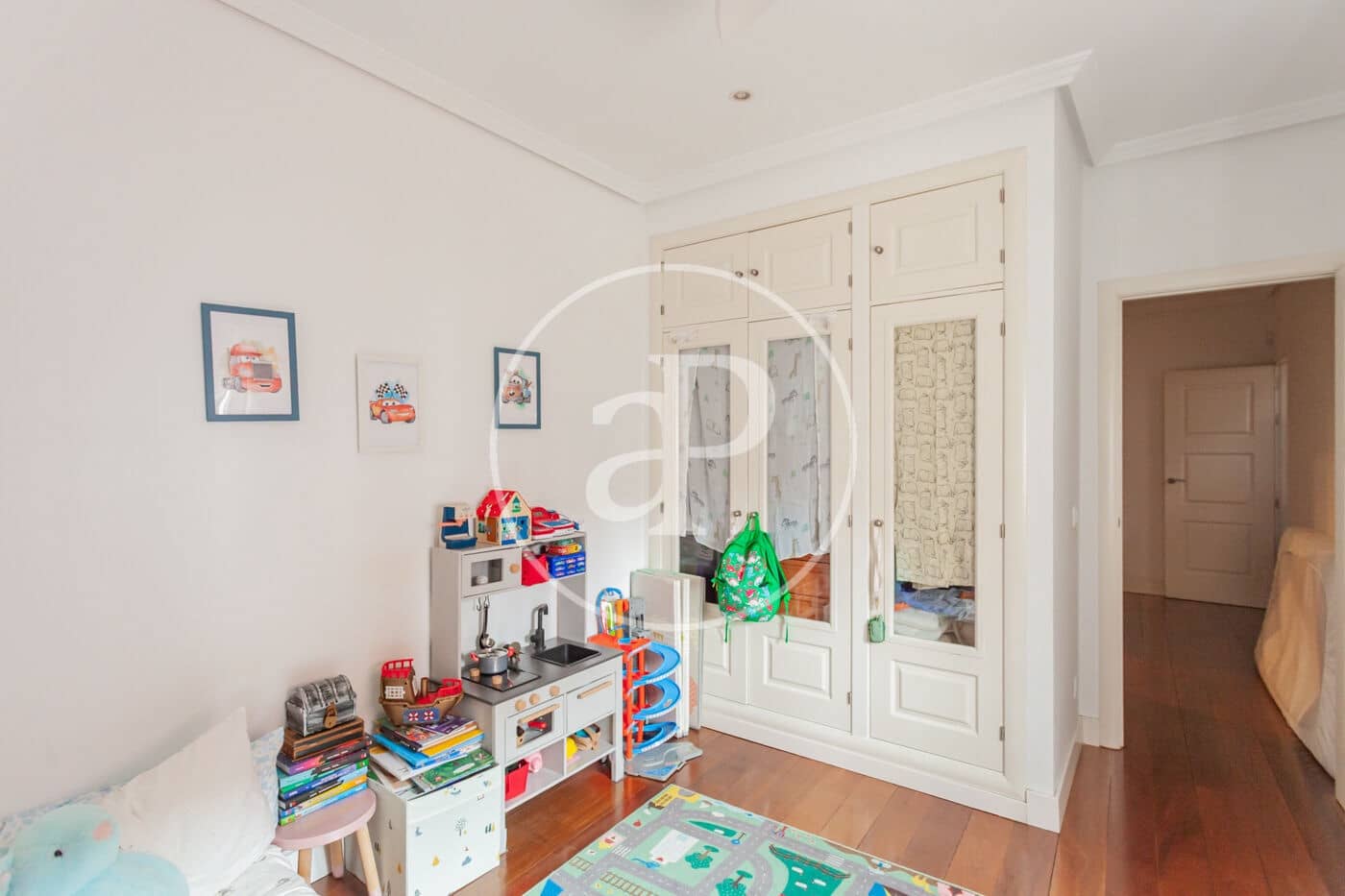5 bedroom Villa for sale in Pozuelo de Alarcon with pool garage - € 1,860,000 (Ref: 10135982)