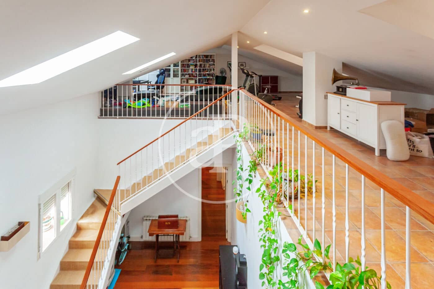 5 bedroom Villa for sale in Pozuelo de Alarcon with pool garage - € 1,860,000 (Ref: 10135982)