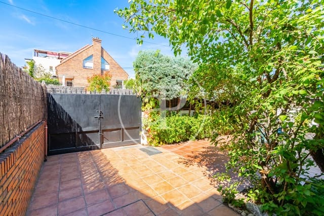 6 Zimmer Villa zu verkaufen in Aravaca, Madrid Stadt - 1.250.000 € (Ref: 10139675)