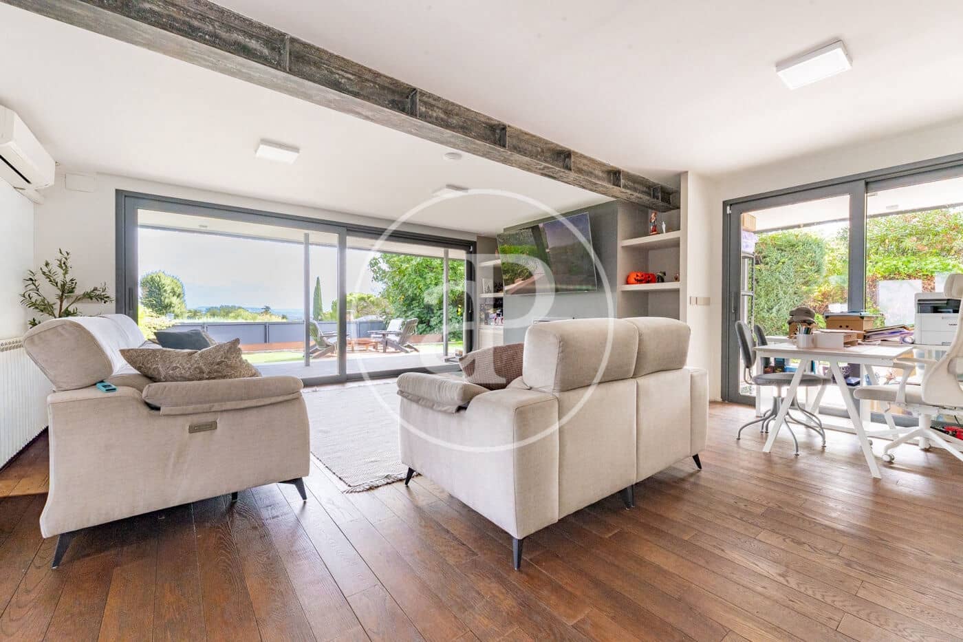 Chalet de 4 habitaciones en Madrid ciudad en venta con garaje - 1.200.000 € (Ref: 10139676)
