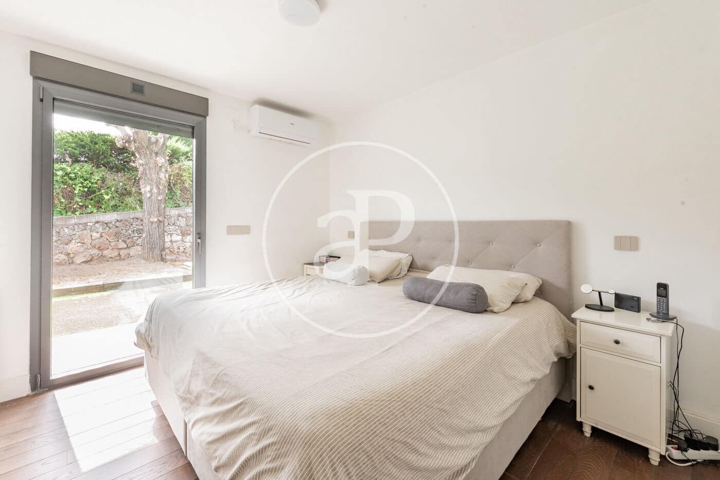 Chalet de 4 habitaciones en Madrid ciudad en venta con garaje - 1.200.000 € (Ref: 10139676)