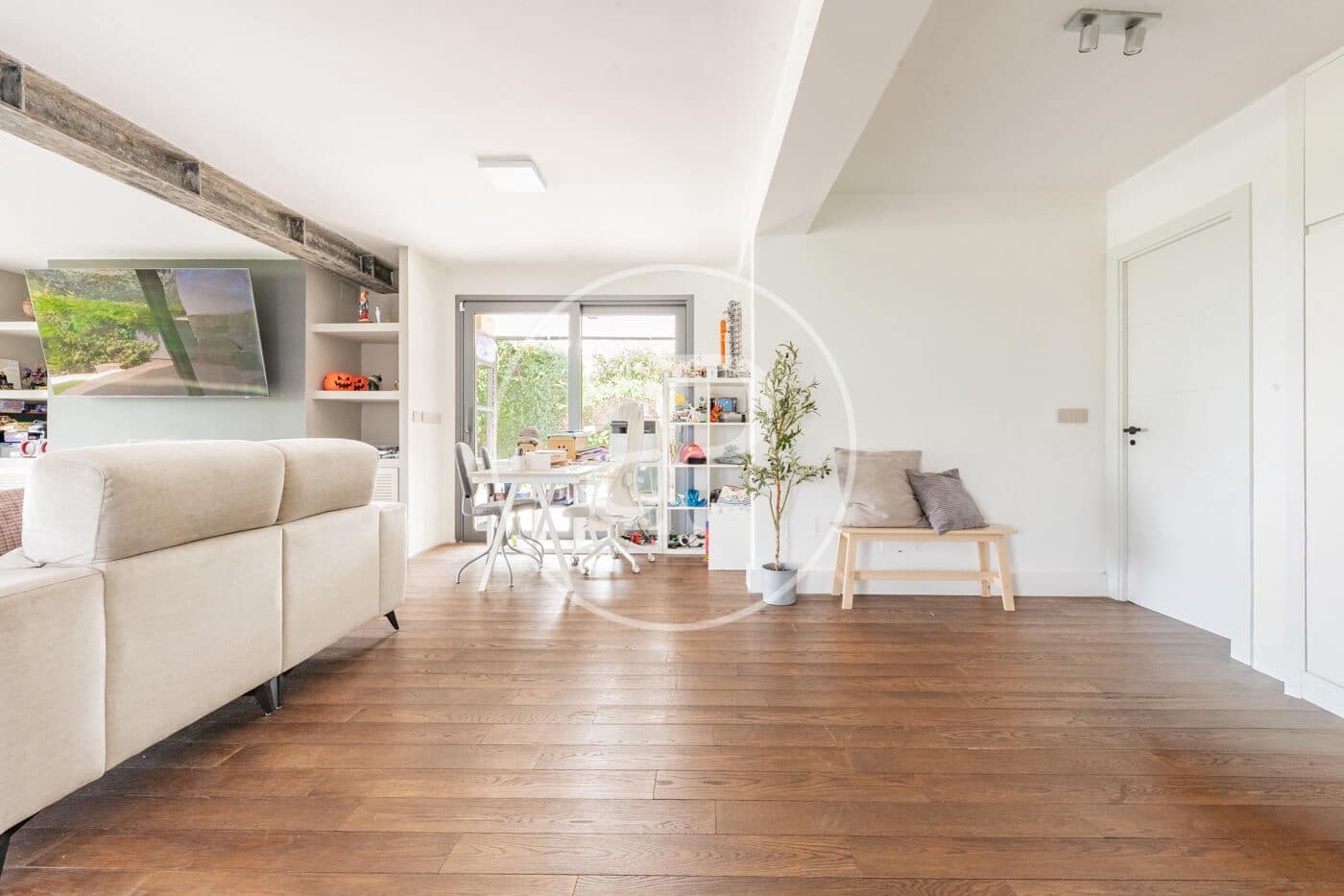 Chalet de 4 habitaciones en Madrid ciudad en venta con garaje - 1.200.000 € (Ref: 10139676)