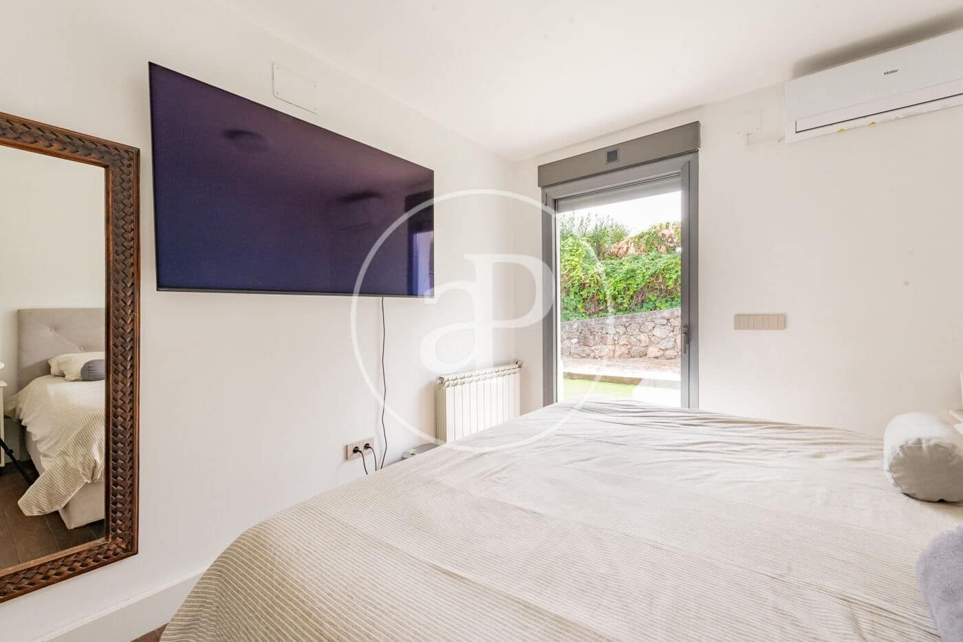 Chalet de 4 habitaciones en Madrid ciudad en venta con garaje - 1.200.000 € (Ref: 10139676)