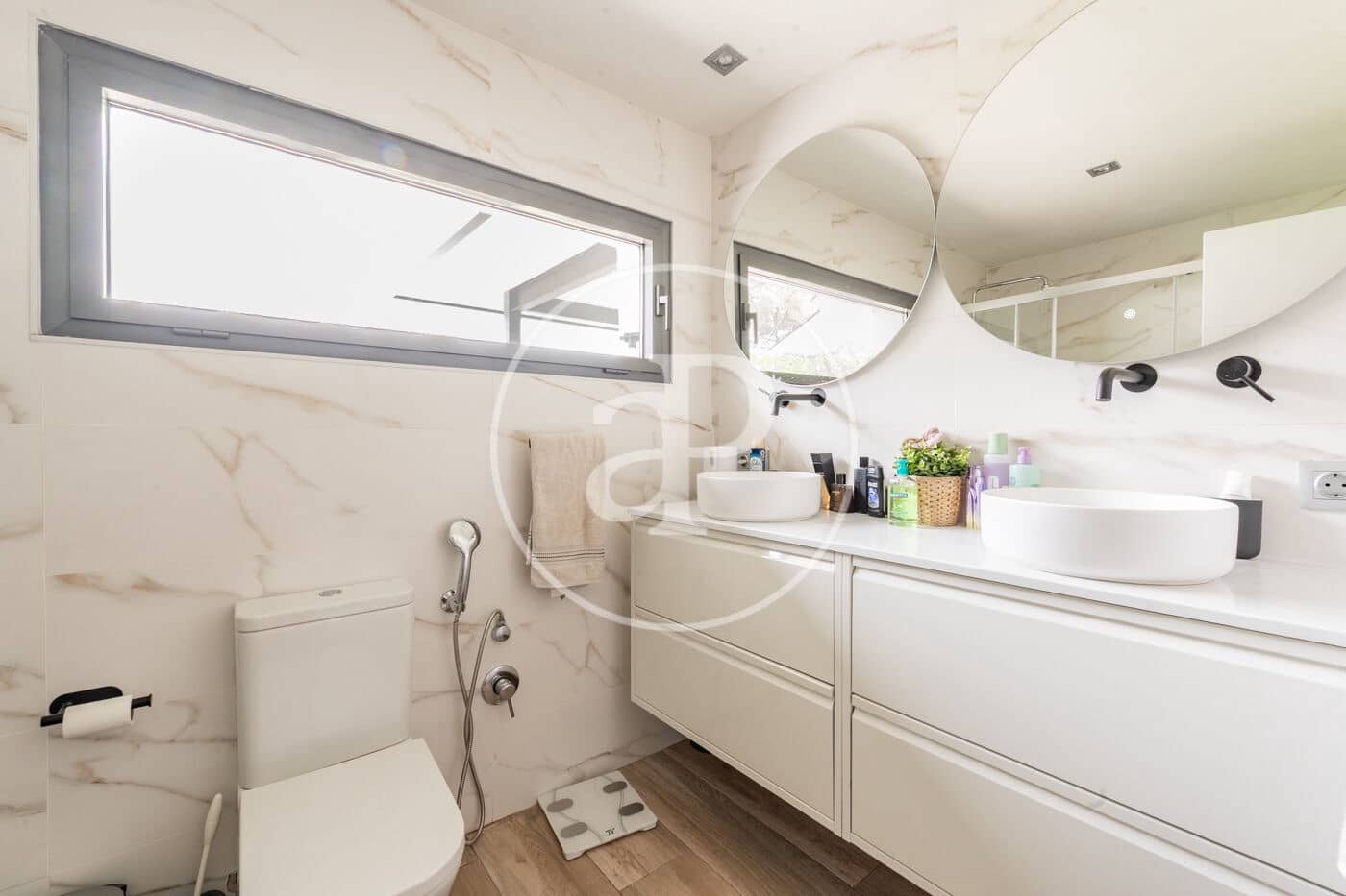 Chalet de 4 habitaciones en Madrid ciudad en venta con garaje - 1.200.000 € (Ref: 10139676)