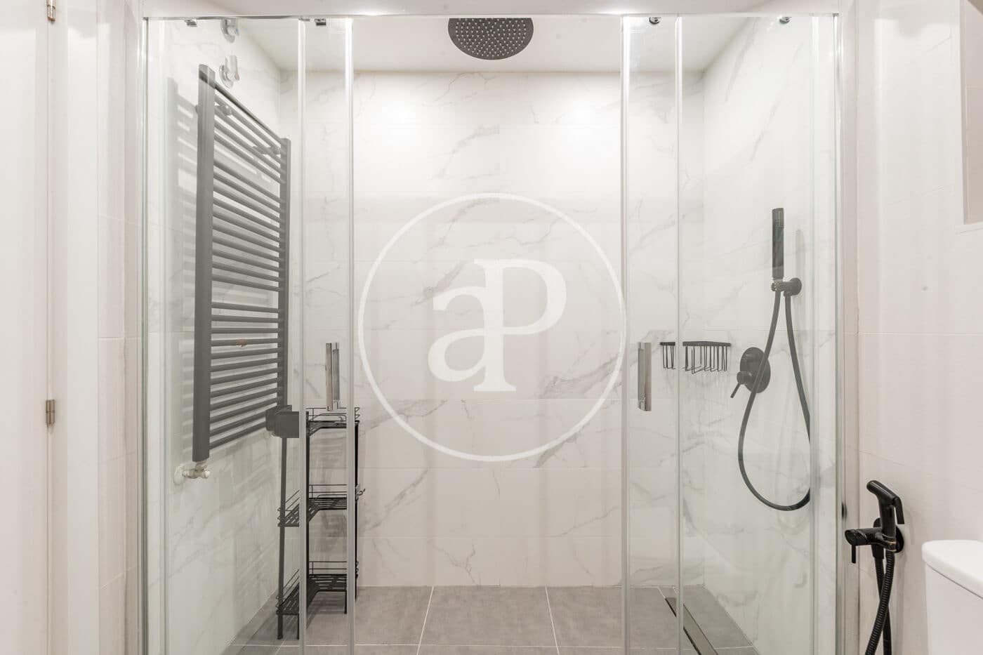 Chalet de 4 habitaciones en Madrid ciudad en venta con garaje - 1.200.000 € (Ref: 10139676)