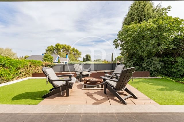 4 soverom Villa til salgs i Aeropuerto, Madrid by med garasje - € 1 200 000 (Ref: 10139676)