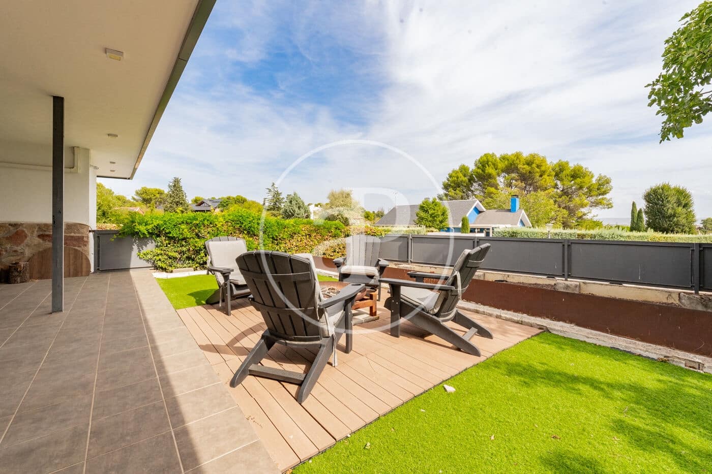 Chalet de 4 habitaciones en Madrid ciudad en venta con garaje - 1.200.000 € (Ref: 10139676)