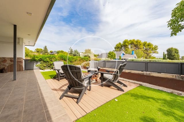 4 soverom Villa til salgs i Aeropuerto, Madrid by med garasje - € 1 200 000 (Ref: 10139676)