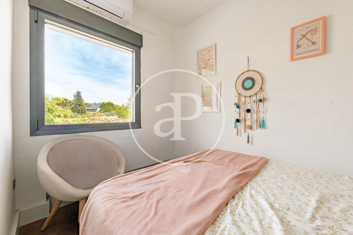 Chalet de 4 habitaciones en Madrid ciudad en venta con garaje - 1.200.000 € (Ref: 10139676)