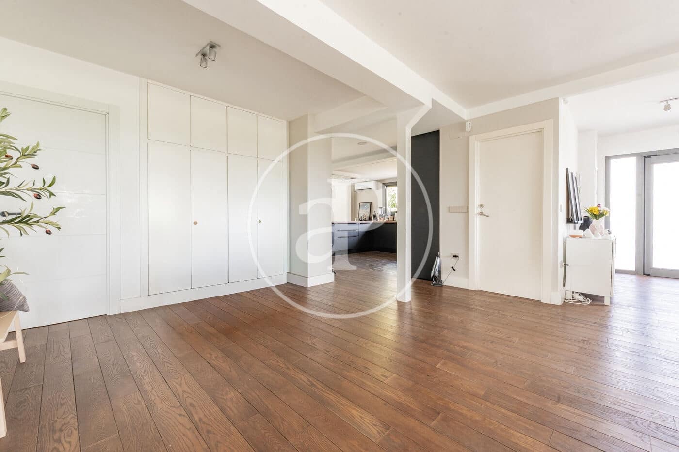 Chalet de 4 habitaciones en Madrid ciudad en venta con garaje - 1.200.000 € (Ref: 10139676)